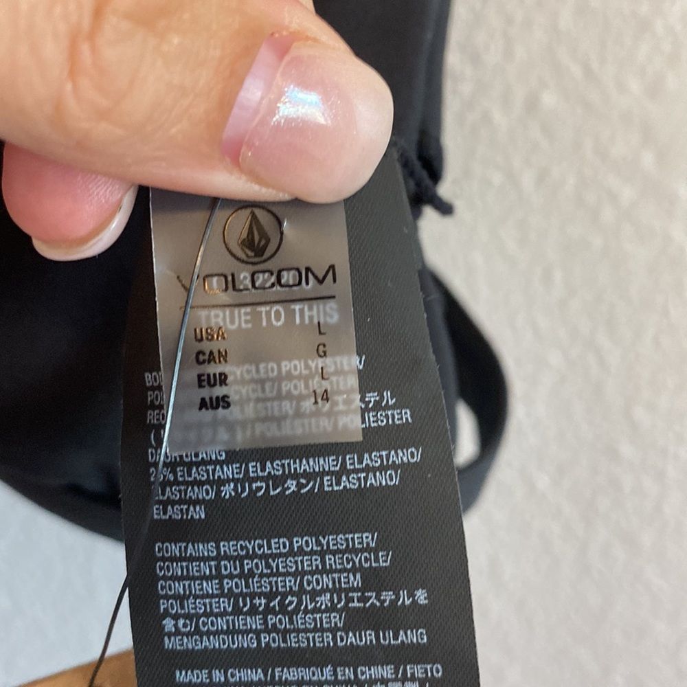 Nwt- Volcom Simply Seamless Halter Bikini Top - B… - image 7